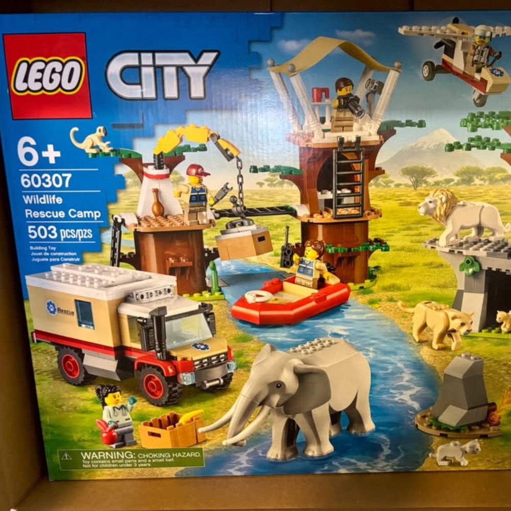 LEGO CITY "Wildlife Rescue Camp" 60307 UNOPENED. Sealed box is in mint condition